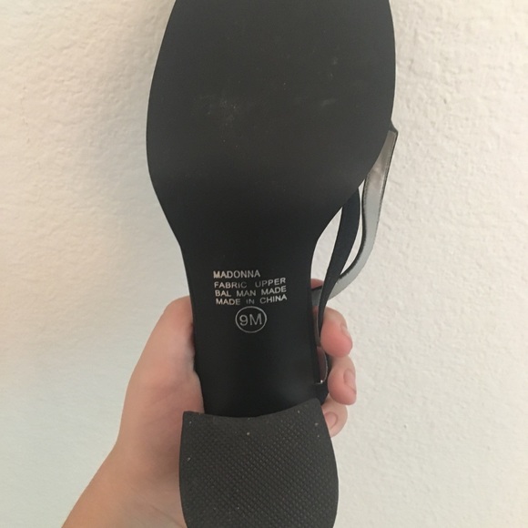 A’mano Open-Toe Multi-Strap Chunky Heel Mules - Picture 9 of 10